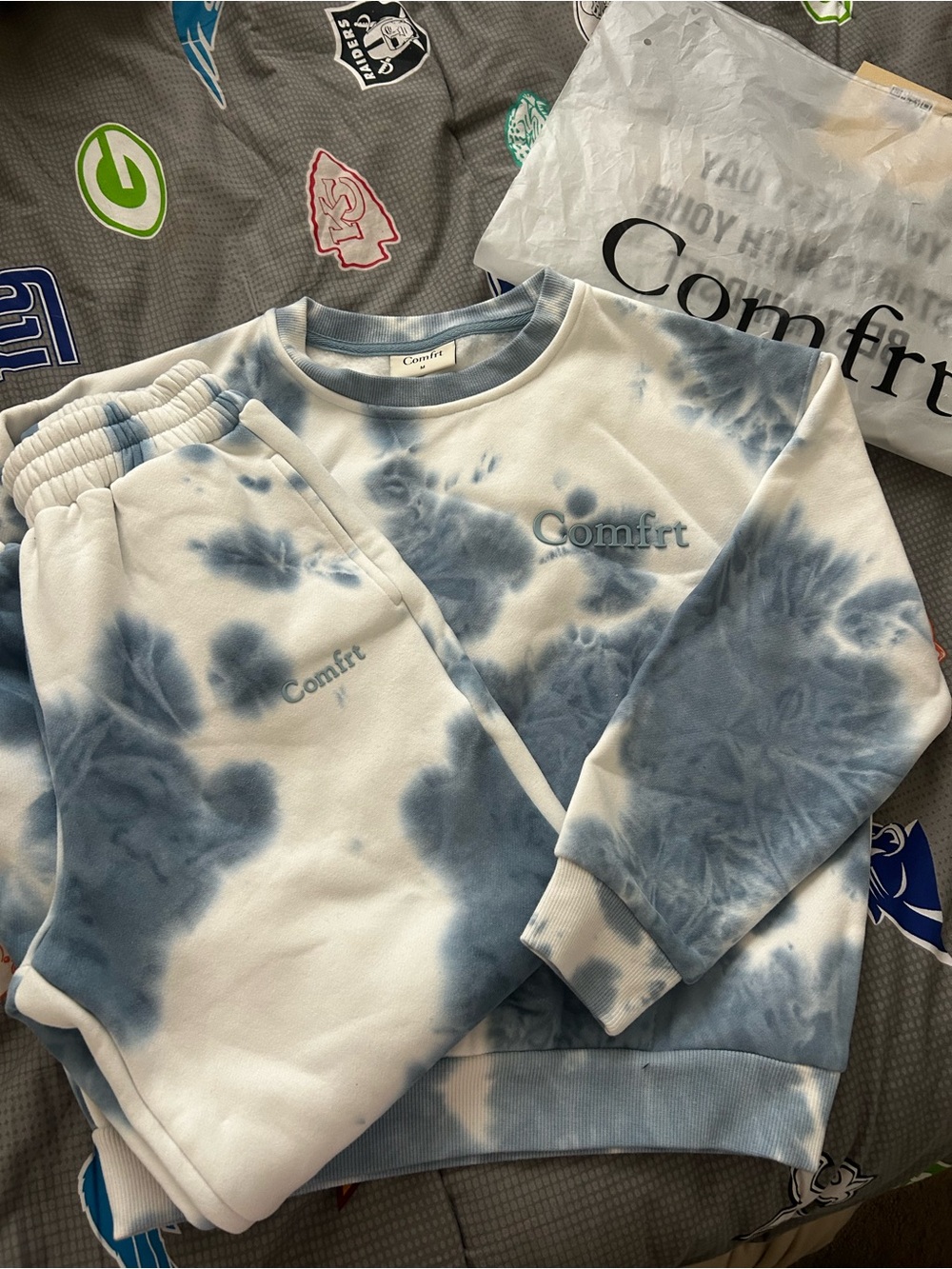 Comfrt Kids' Tie-Dye Sweatshirt & Jogger Set - Blue/White